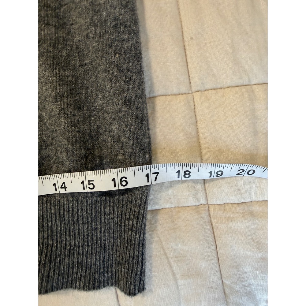 Neiman Marcus 100% Cashmere Sweater L Gray Turtleneck Quiet Luxury Classic - Picture 11 of 14